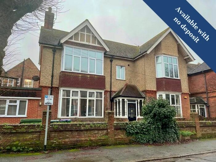 2 Bedroom Flat To Rent In Brockman Road, Folkestone, CT20