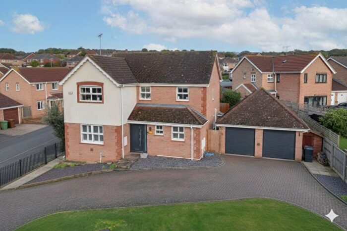 4 Bedroom Detached House For Sale In Bulrush Close, Braintree, CM7