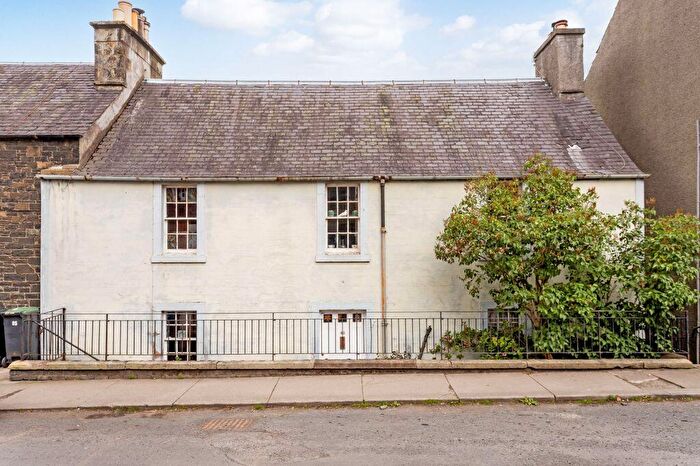 4 Bedroom End Of Terrace House For Sale In Northgate, Peebles, EH45