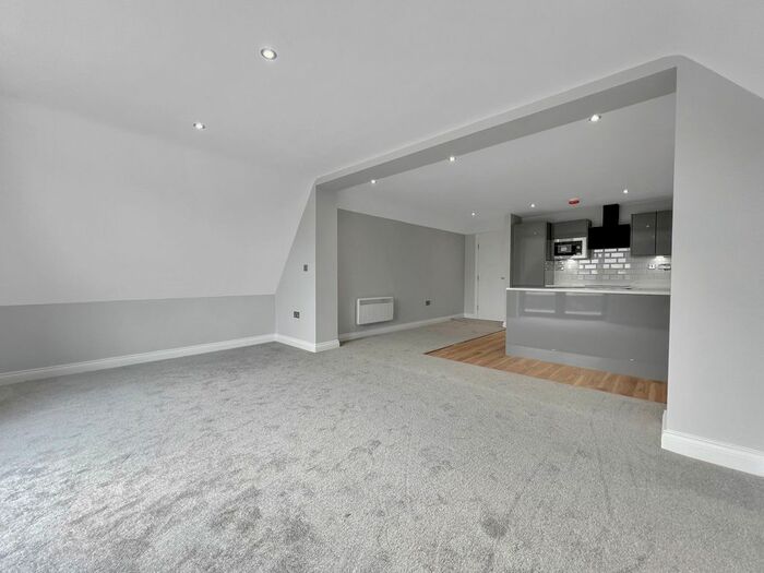 2 Bedroom Flat To Rent In Holmfield Court, Devonshire Avenue, Roundhay, LS8