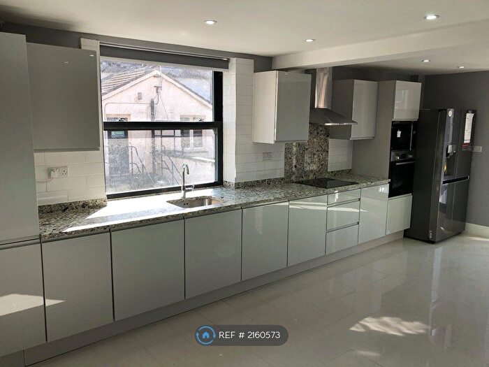 2 Bedroom Flat To Rent In Station Road, Ashford, TW15