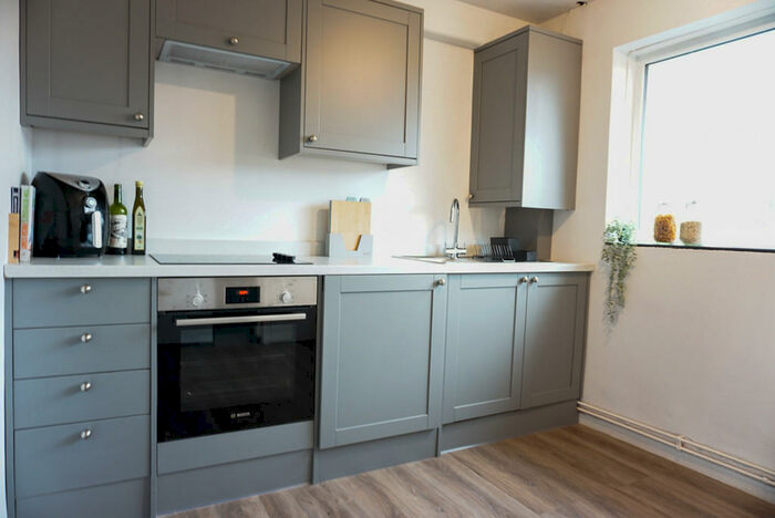 2 Bedroom Apartment To Rent In Hirst Court, Radford, NG7