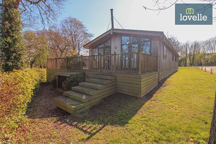 4 Bedroom Detached Bungalow For Sale In Kenwick Park, Louth, LN11