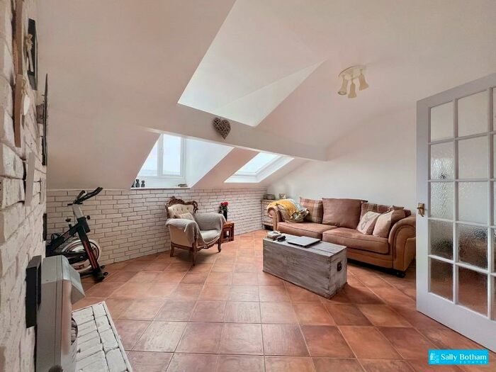 3 Bedroom Apartment To Rent In Rutland Street, Matlock, DE4