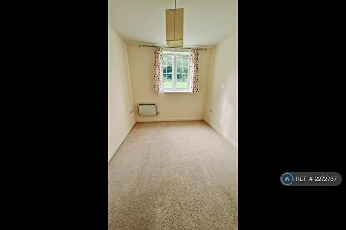 2 Bedroom Flat To Rent In Albert Road, Morley, LS27