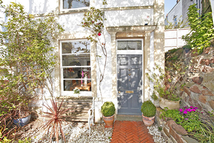 5 Bedroom End Of Terrace House For Sale In Ambra Vale, Bristol, BS8