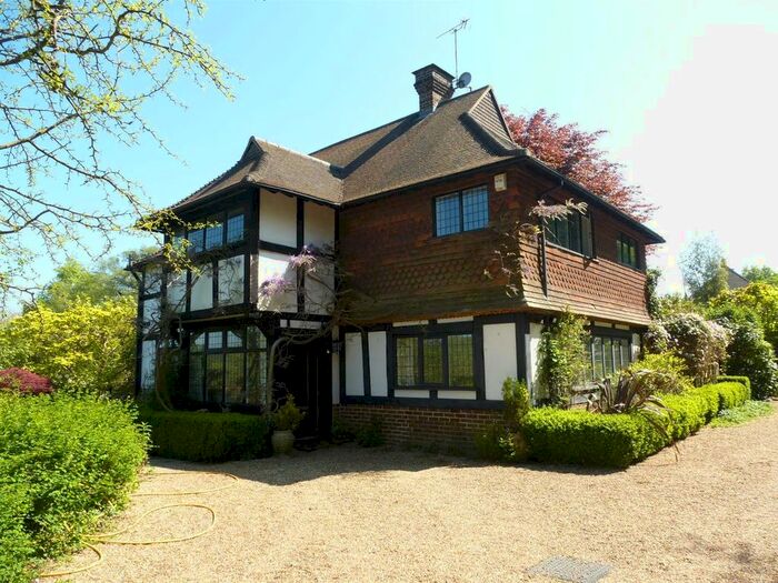 4 Bedroom Detached House To Rent In Swan Barn Road, Haslemere, GU27