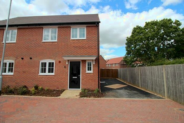 3 Bedroom Semi-Detached House To Rent In Mayfly Mews, Biddenham, Bedford, MK40