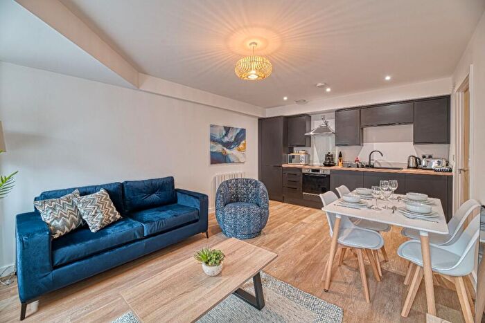 Apartment For Sale In Deluxe Studio - Alexandra House - Stockport, SK1