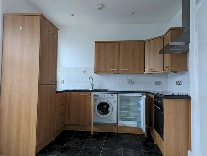 1 Bedroom Flat To Rent In De Montfort Road, Brighton, BN2