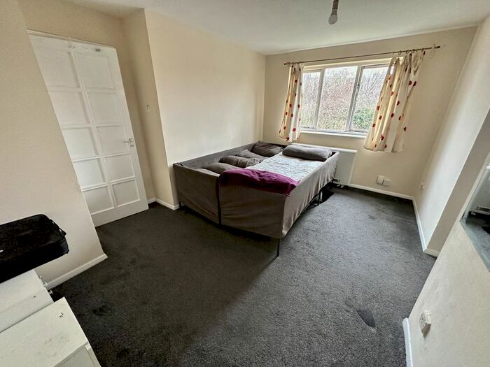 1 Bedroom Flat To Rent In Dehavilland Close, Northolt, UB5