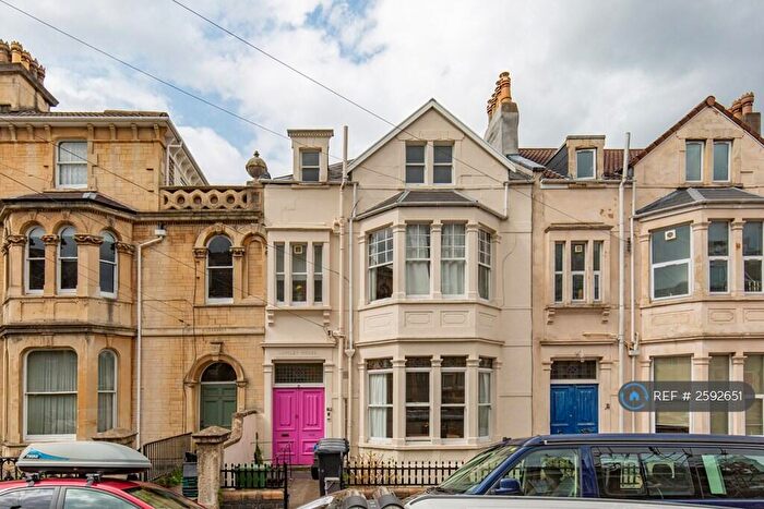2 Bedroom Flat To Rent In Cotham Vale, Bristol, BS6