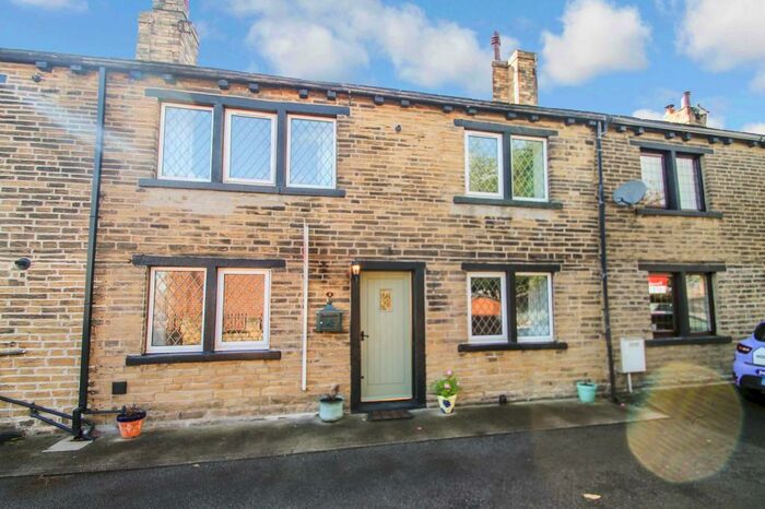 2 Bedroom Terraced House To Rent In Womersley Place, Stanningley, Leeds, LS28
