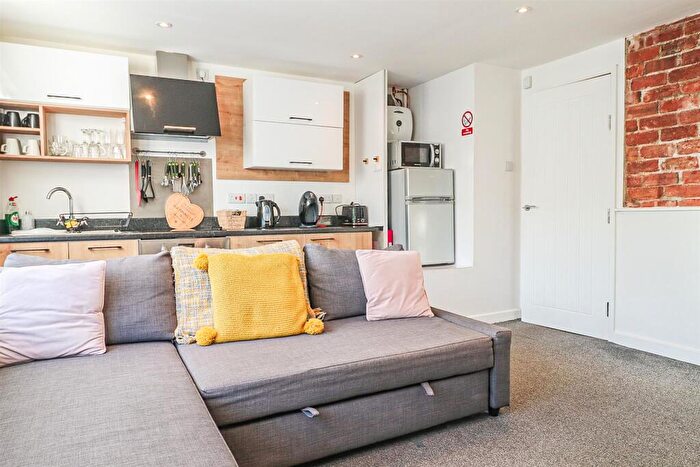 1 Bedroom Flat To Rent In King Street, Southport, PR8
