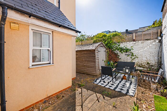 2 Bedroom Flat For Sale In Ref: Sb - Glovers Road, Reigate, RH2