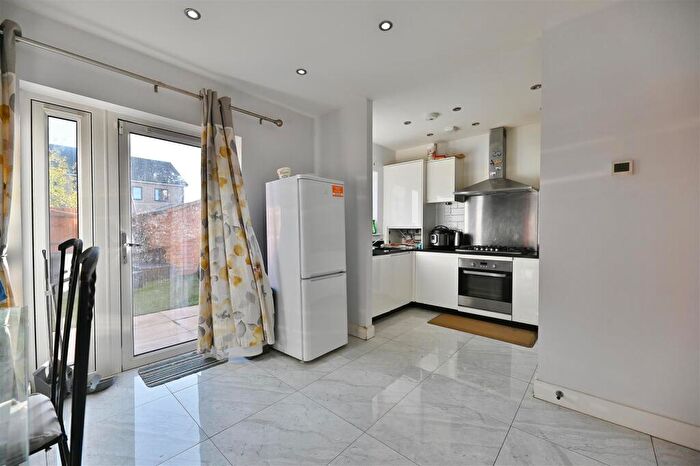 3 Bedroom House To Rent In Reservoir Way, Hainault, IG6