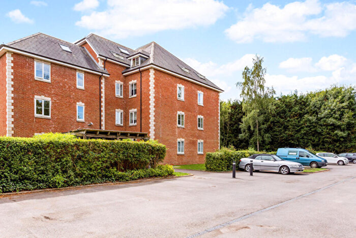 1 Bedroom Apartment To Rent In Green Lane, Horley, RH6