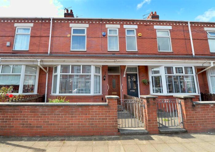 3 Bedroom Town House To Rent In Portland Road, Stretford, M32