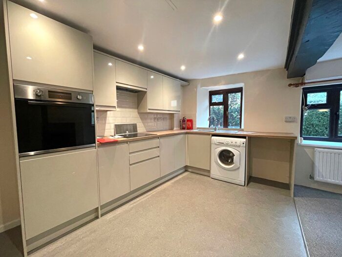 2 Bedroom Cottage To Rent In Mill Street, Crediton, EX17