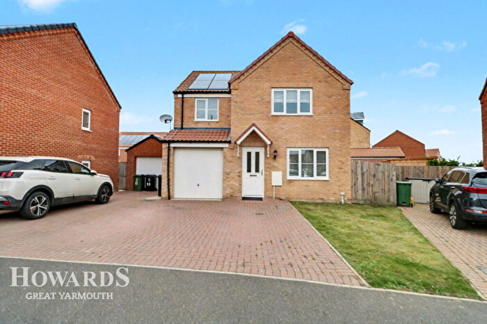 4 Bedroom Detached House For Sale In Portobello Drive, Martham, NR29