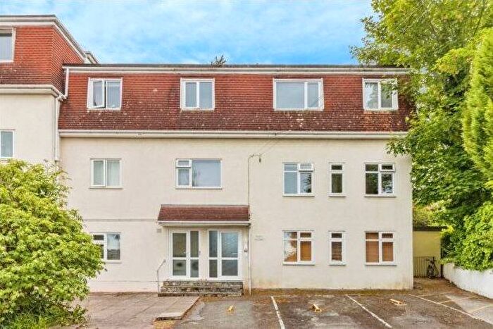 2 Bedroom Property To Rent In Rousdown Road, Torquay, TQ2