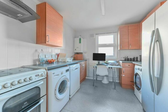 1 Bedroom Flat To Rent In Wilcox Close, Vauxhall, London, SW8