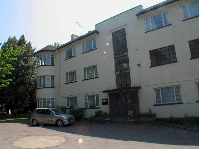 3 Bedroom Flat To Rent In Edgware Court, Edgware, Middlesex HA8