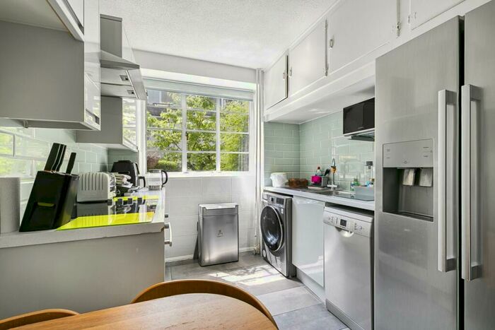 1 Bedroom Flat To Rent In Colney Hatch Lane, Muswell Hill, N10