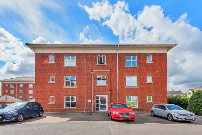 2 Bedroom Apartment To Rent In Newbury, Berkshire, RG14