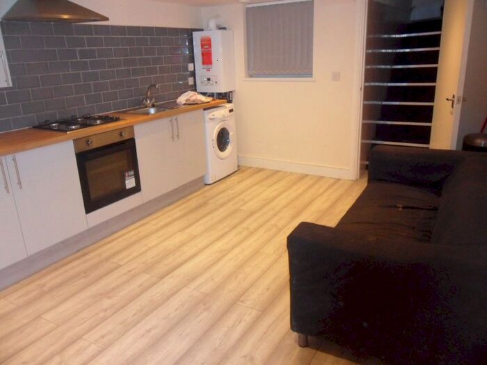 1 Bedroom Flat To Rent In Middleborough Road, Coundon, CV1