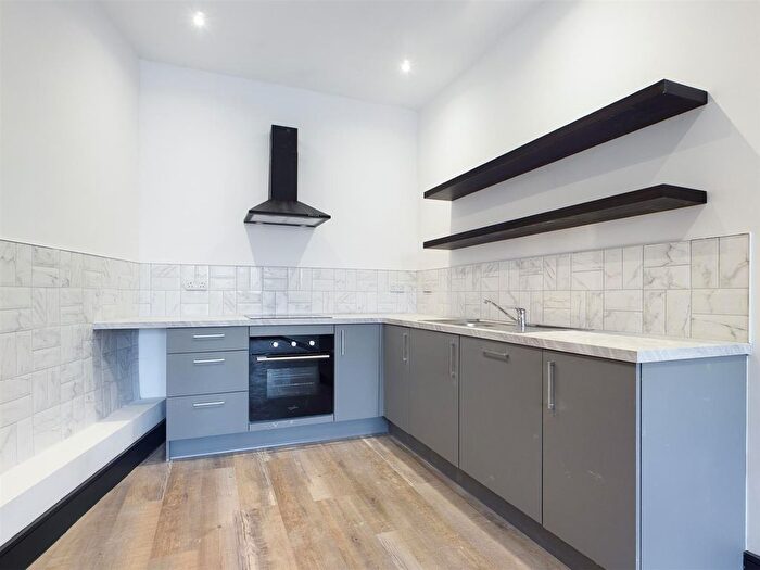 2 Bedroom Flat To Rent In Princess Way, Swansea, SA1