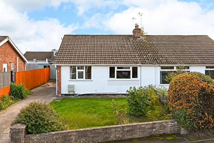 4 Bedroom Bungalow For Sale In Furness Drive, Rawcliffe, York, YO30