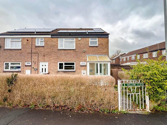 3 Bedroom End Of Terrace House To Rent In Willow Close, Patchway, Bristol, BS34