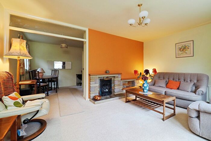 4 Bedroom Detached House For Sale In Warrender Close, Bramcote, Nottingham, NG9