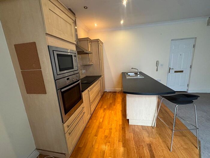 2 Bedroom Flat To Rent In High Street, Haverfordwest, SA61