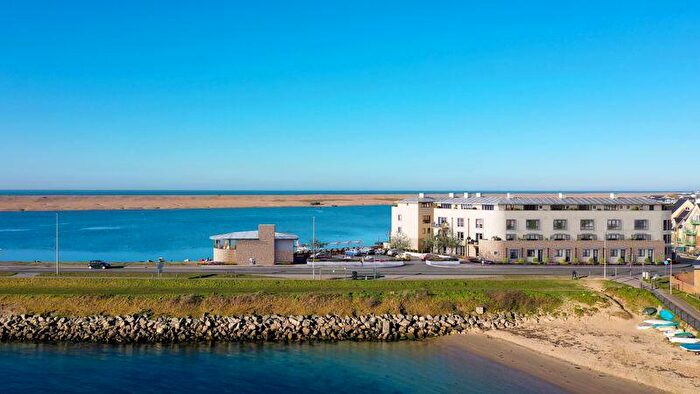 2 Bedroom Flat For Sale In Chesil Beach, Weymouth, NO1