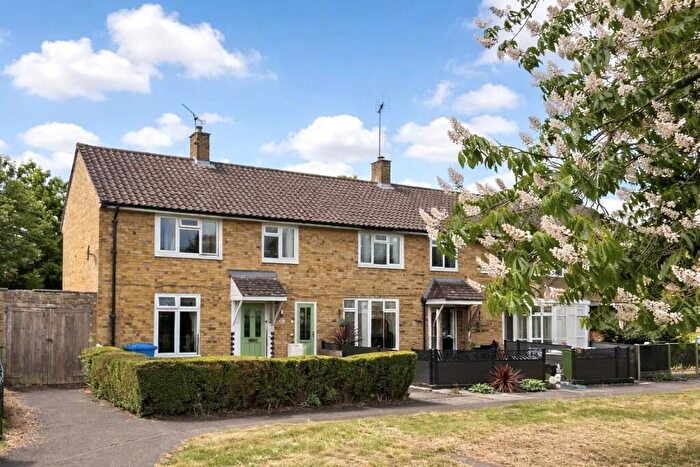 3 Bedroom End Of Terrace House For Sale In Horsneile Lane, Bracknell, Berkshire, RG42