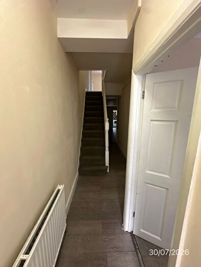 5 Bedroom Terraced House To Rent In Rixsen Road, London, E12