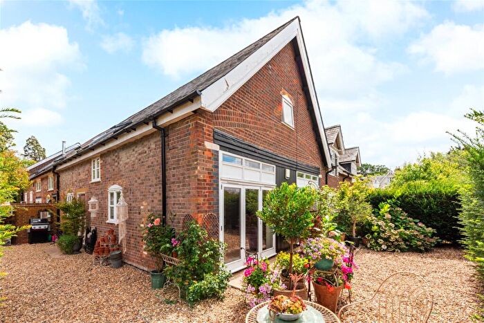 4 Bedroom End Of Terrace House For Sale In Home Farm Court, Putteridge Park, Hertfordshire, LU2