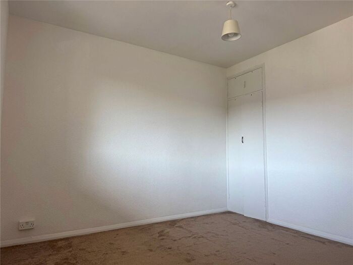 1 Bedroom Flat To Rent In Trowbridge Road, Romford, RM3