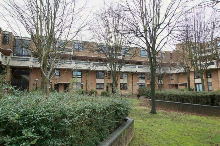 2 Bedroom Flat To Rent In Neville Court, Sulgrave, Washington, NE37