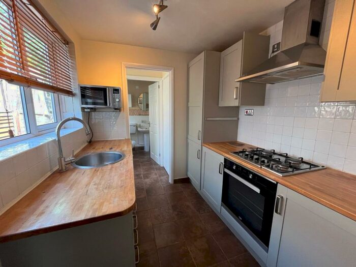 2 Bedroom House To Rent In Old Town, SN1