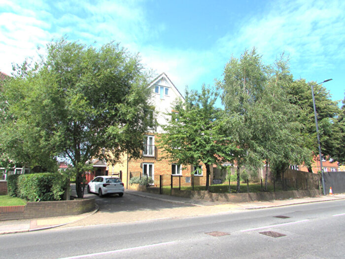 1 Bedroom Flat To Rent In Clarendon Court, Harrow View, Middlesex, HA2