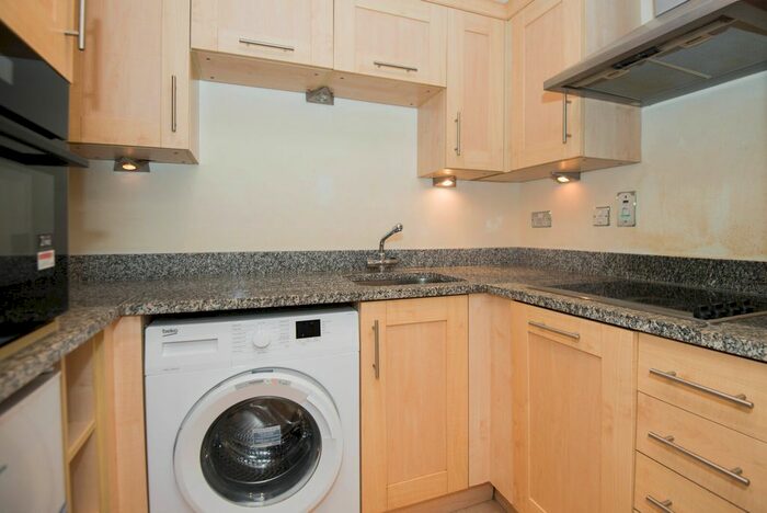 1 Bedroom Flat To Rent In Kew Gardens Road, Richmond, TW9