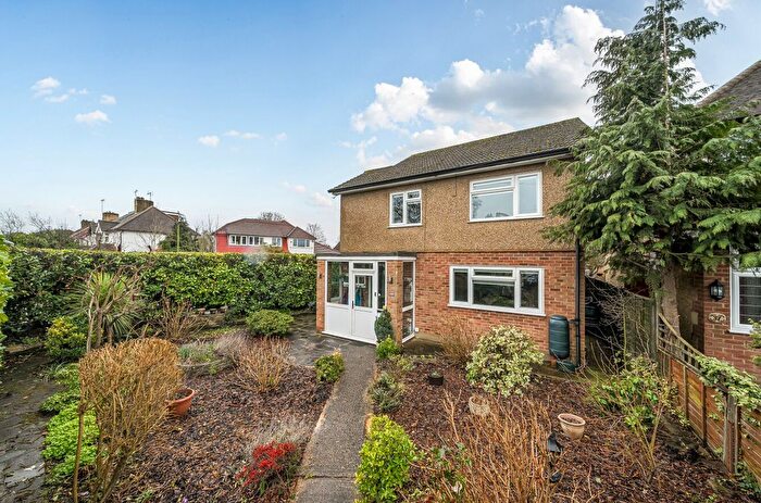 3 Bedroom Detached House For Sale In Goodwood Avenue, Watford, WD24