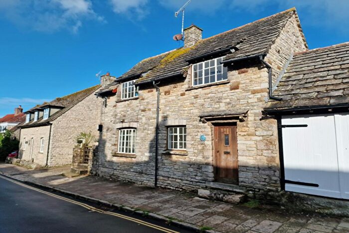 3 Bedroom Detached House To Rent In Corfe Castle, BH20