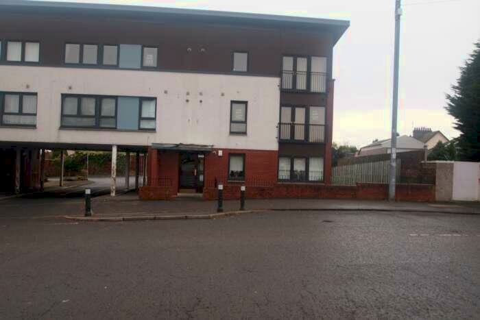 2 Bedroom Flat To Rent In Castlemilk Road, Kings Park, G44