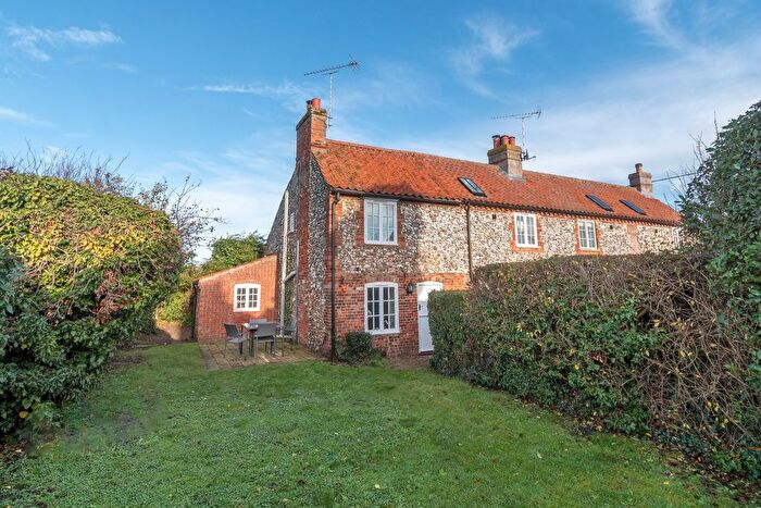 2 Bedroom Cottage For Sale In Back Lane, Burnham Market, PE31