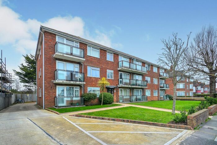 3 Bedroom Flat To Rent In New Church Road, Hove, BN3