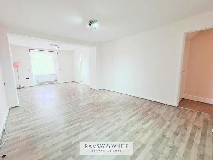 4 Bedroom Detached House To Rent In Brecon Rd, Hirwaun, CF44